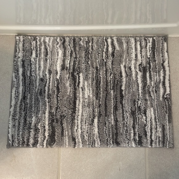 Bath Mat Set - Gray and White - Picture 3 of 6